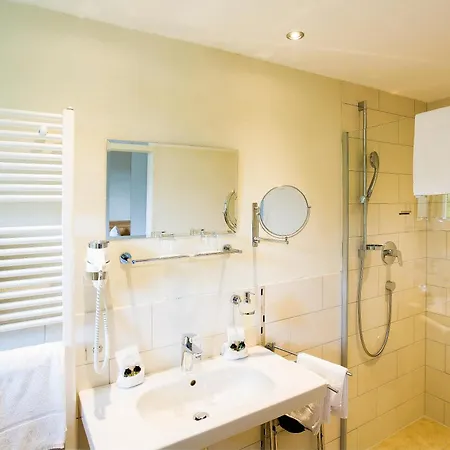 Gut Lilienfein - Gesundheitsoase Mit Naturheilzentrum Hotel 4*